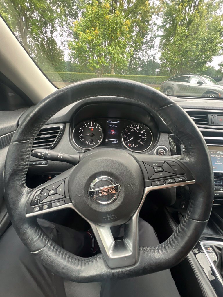Used 2017 Nissan Rogue SL w/ SL Premium Package FWD image 12