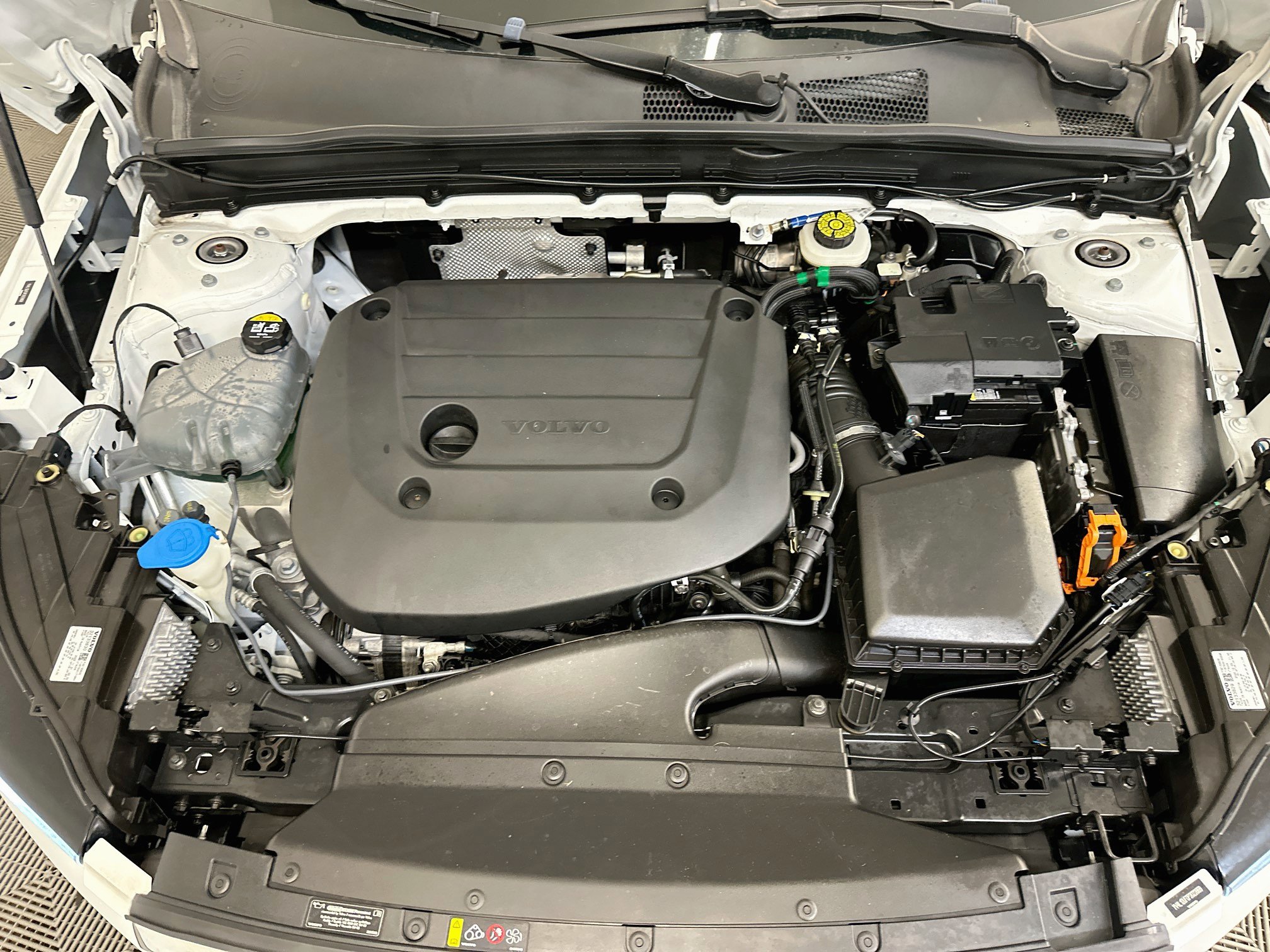 Used 2023 Volvo XC40 B5 Ultimate AWD/4WD image 35