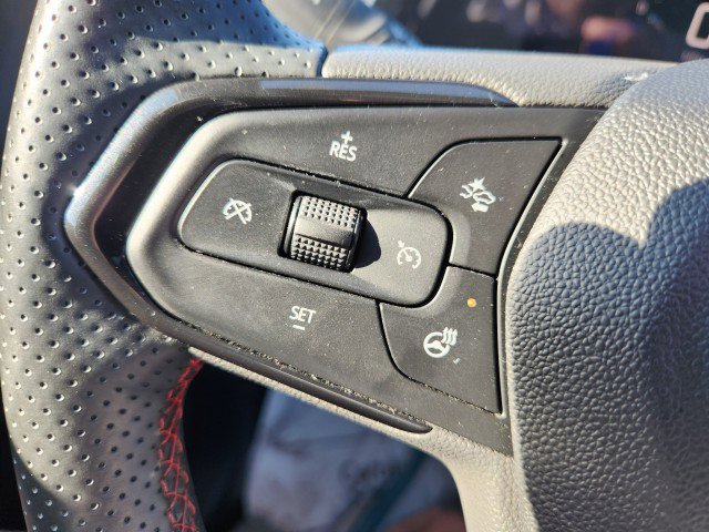 Used 2024 Chevrolet Trax RS w/ Sunroof Package image 38