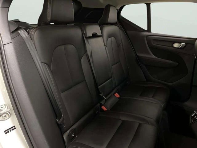 Used 2025 Volvo XC40 B5 Plus image 74