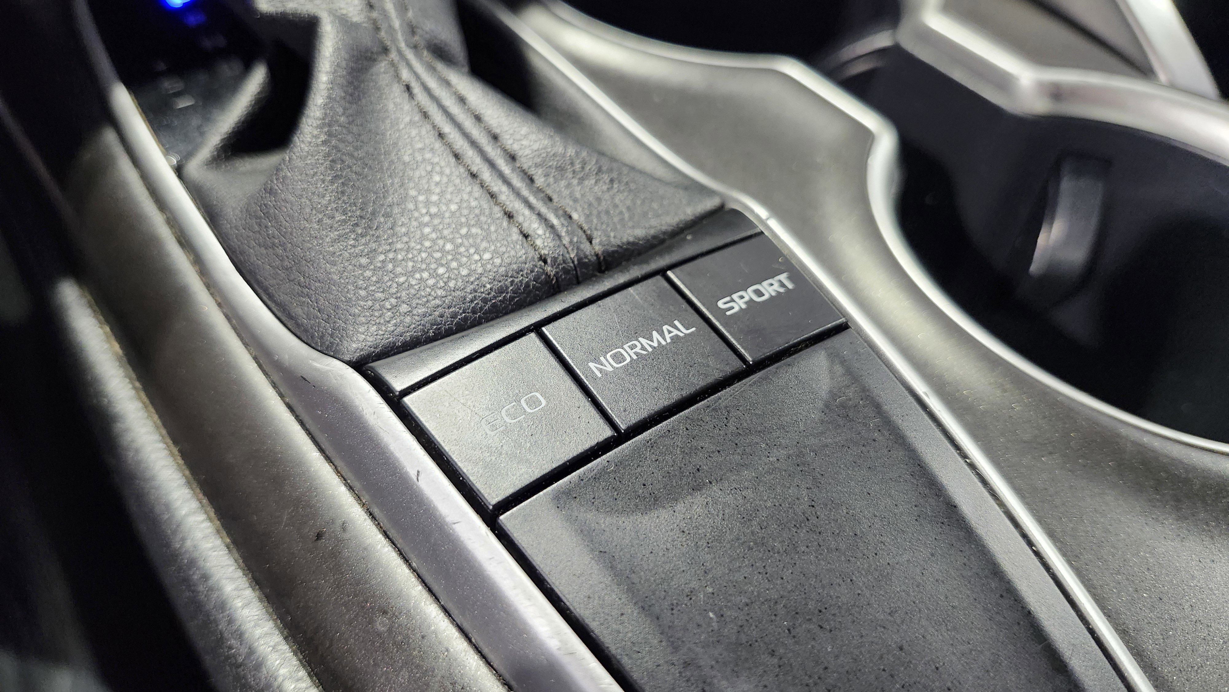 Used 2024 Toyota Camry LE image 9