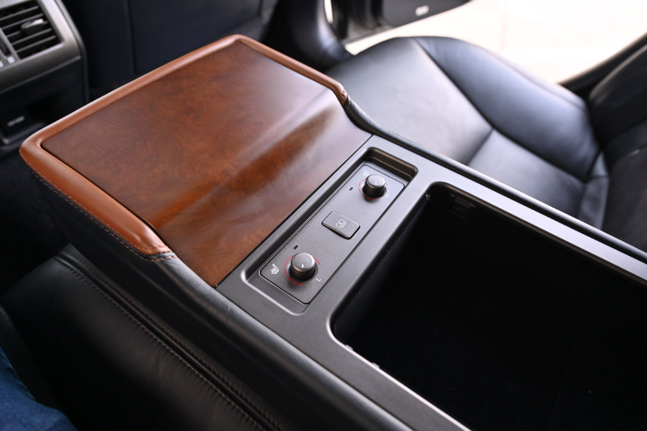 Used 2011 Lexus LS 460 w/ Sport Pkg RWD image 25