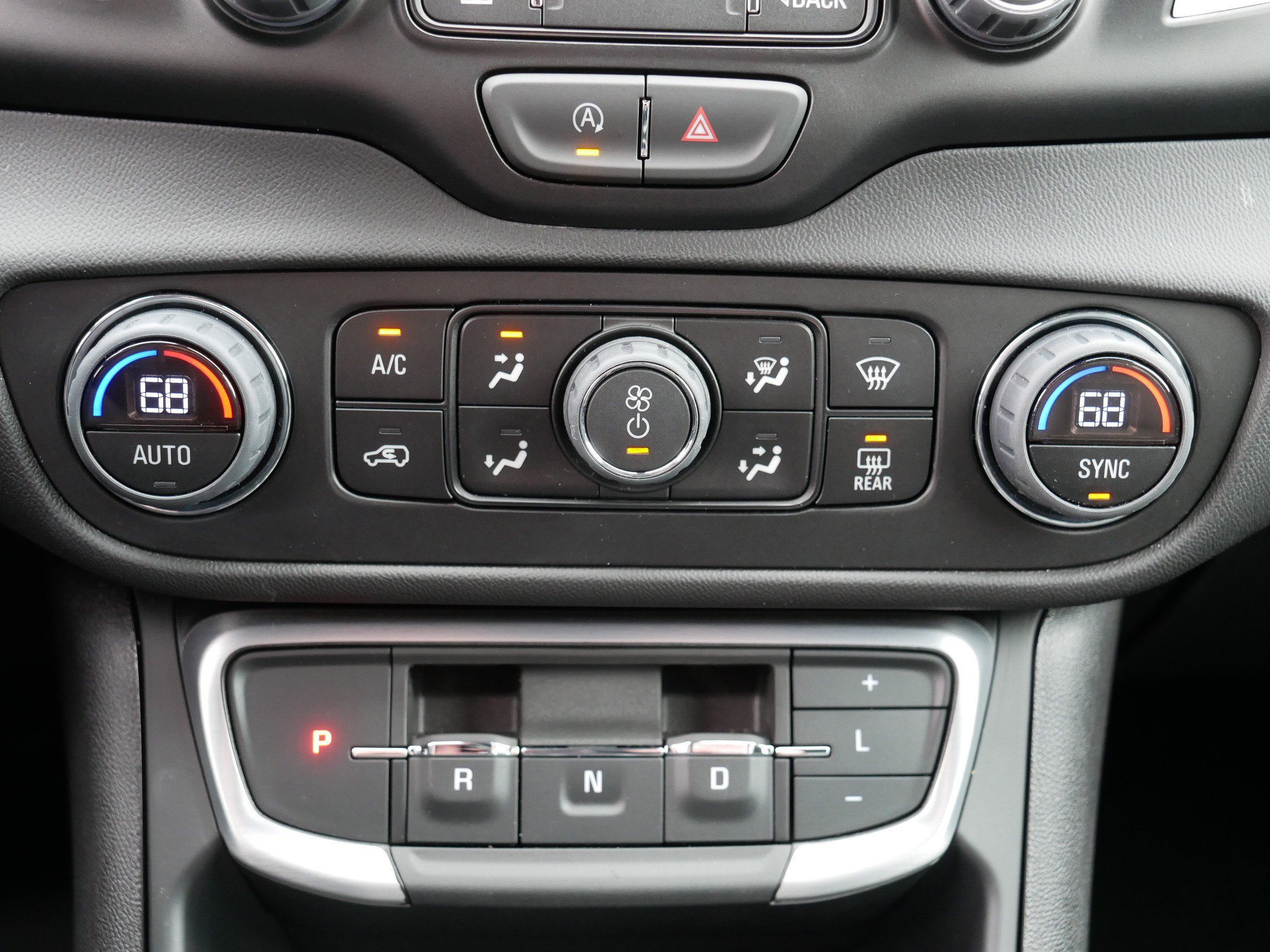 Used 2024 GMC Terrain SLT w/ Infotainment Package II image 23