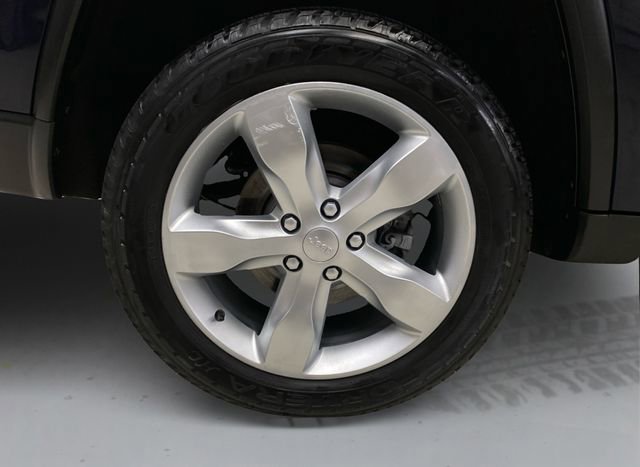 Used 2012 Jeep Grand Cherokee Limited w/ Trailer Tow Group IV image 16