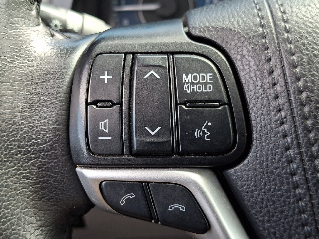 Certified 2020 Toyota Sienna XLE w/ XLE Navigation Package FWD image 23
