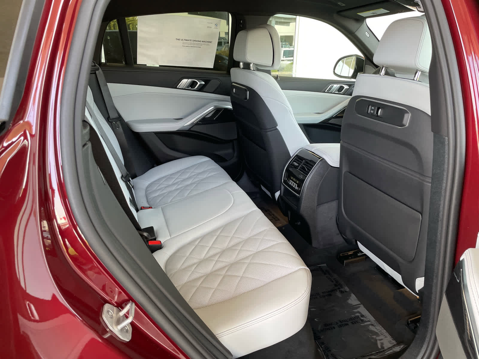 New 2026 BMW X6 xDrive40i w/ Climate Comfort Package image 9