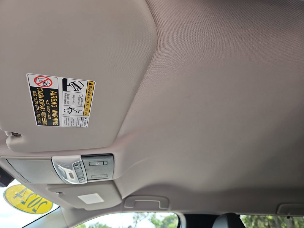 Used 2024 Mitsubishi Outlander SEL image 31
