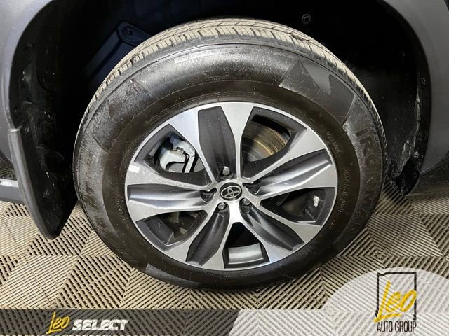 Used 2022 Toyota Highlander XLE image 29