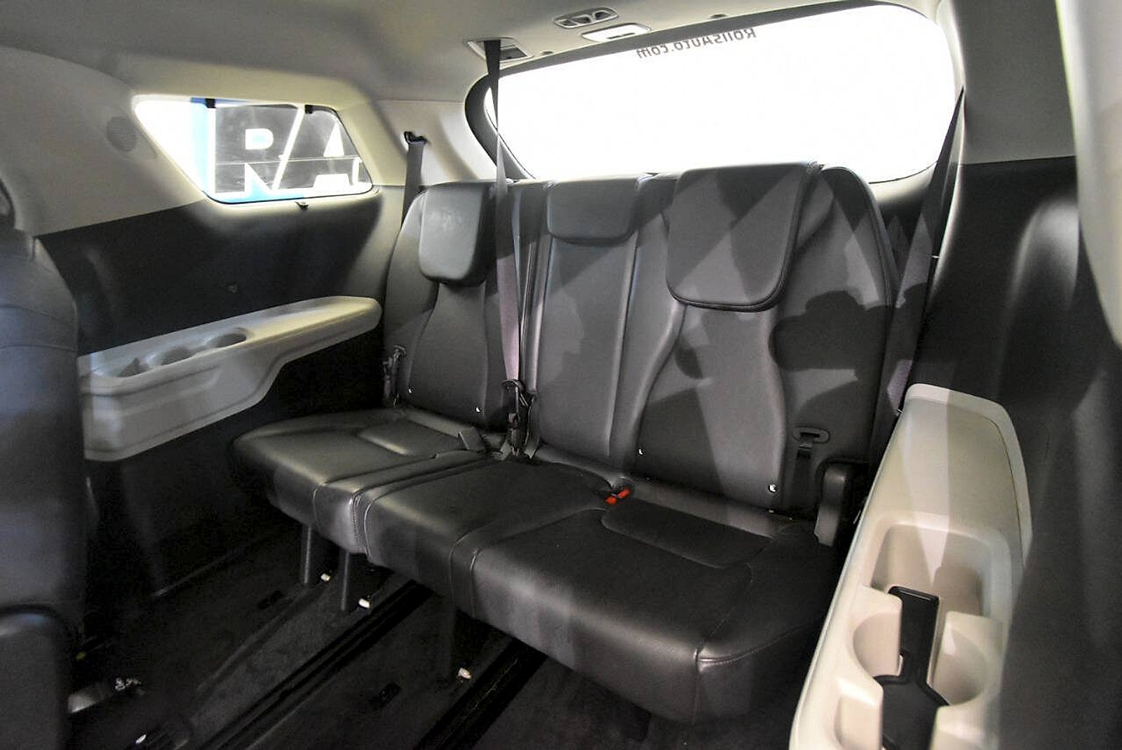 Used 2024 Kia Carnival EX FWD image 15