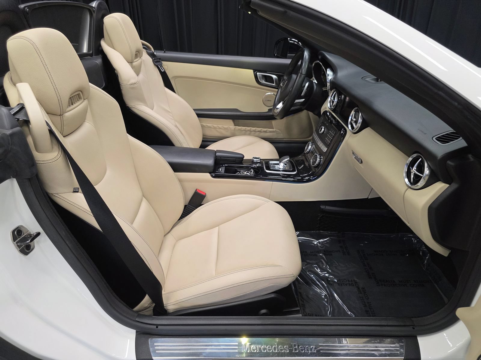 Used 2019 Mercedes-Benz SLC 300 image 3