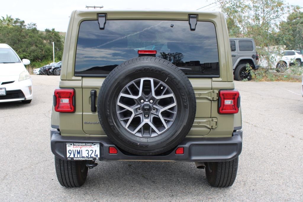 Used 2026 Jeep Wrangler Sahara AWD/4WD image 5