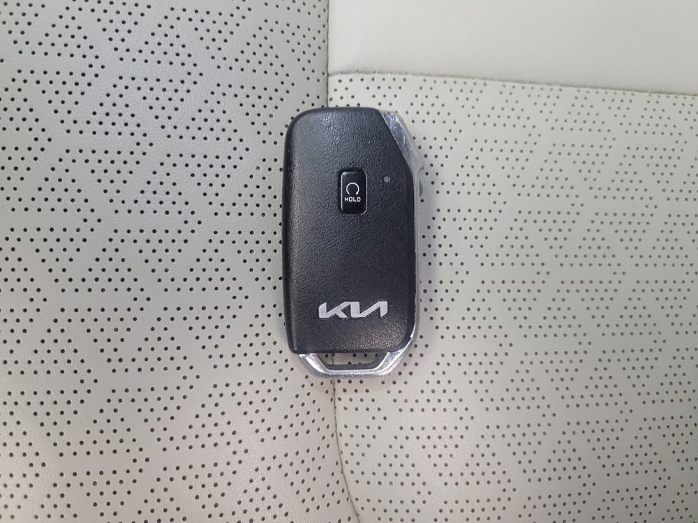 Used 2023 Kia Sorento S w/ Panoramic Sunroof Package image 32