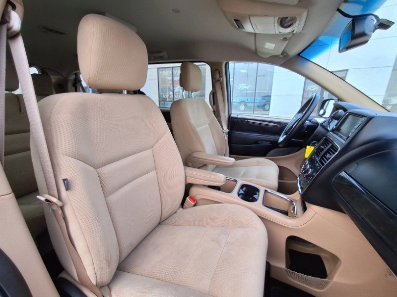 Used 2016 Dodge Grand Caravan SXT w/ UConnect Hands-Free Group image 15