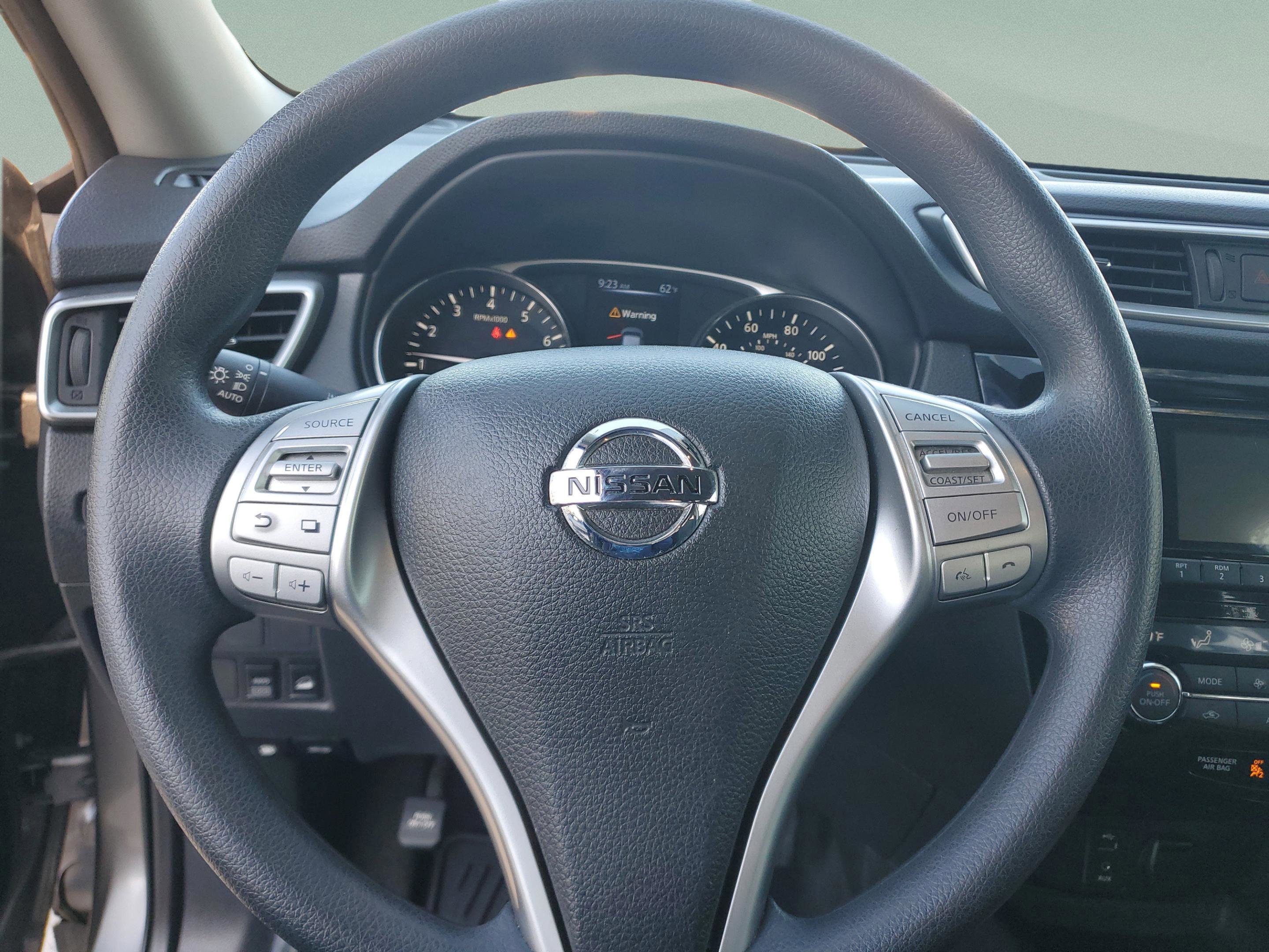 Used 2016 Nissan Rogue SV image 21