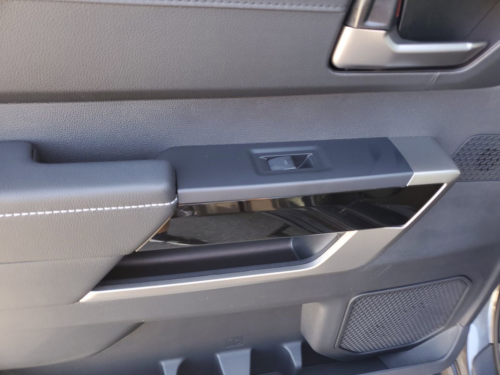 New 2026 Toyota Tundra Limited AWD/4WD image 15