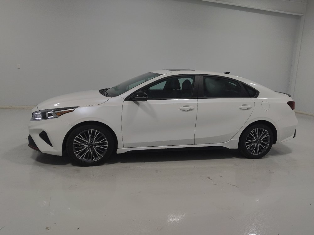 Used 2023 Kia Forte GT-Line w/ GT-Line Premium Package FWD image 2