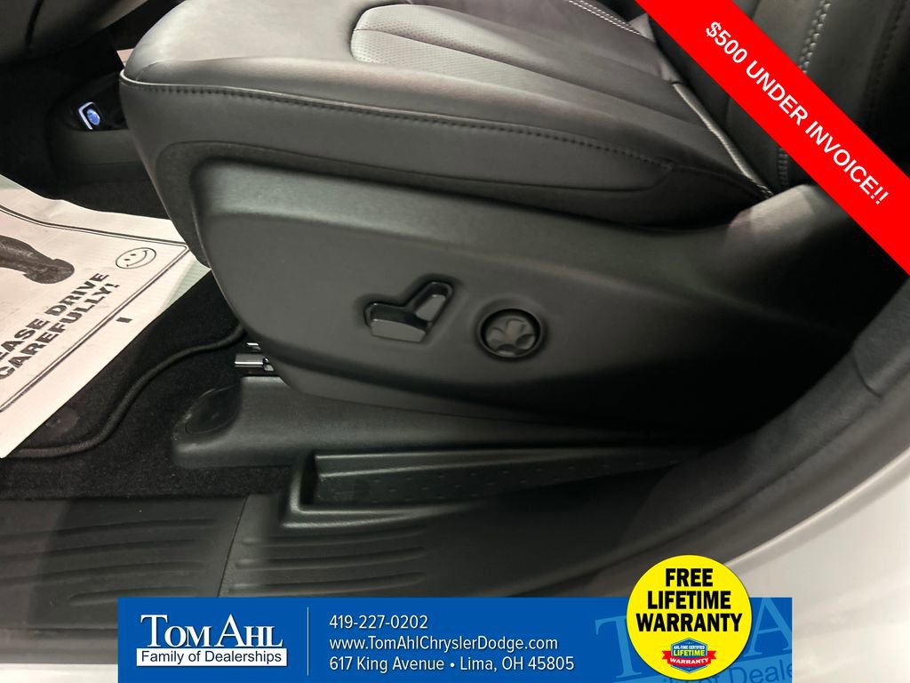 New 2026 Chrysler Voyager LX image 11