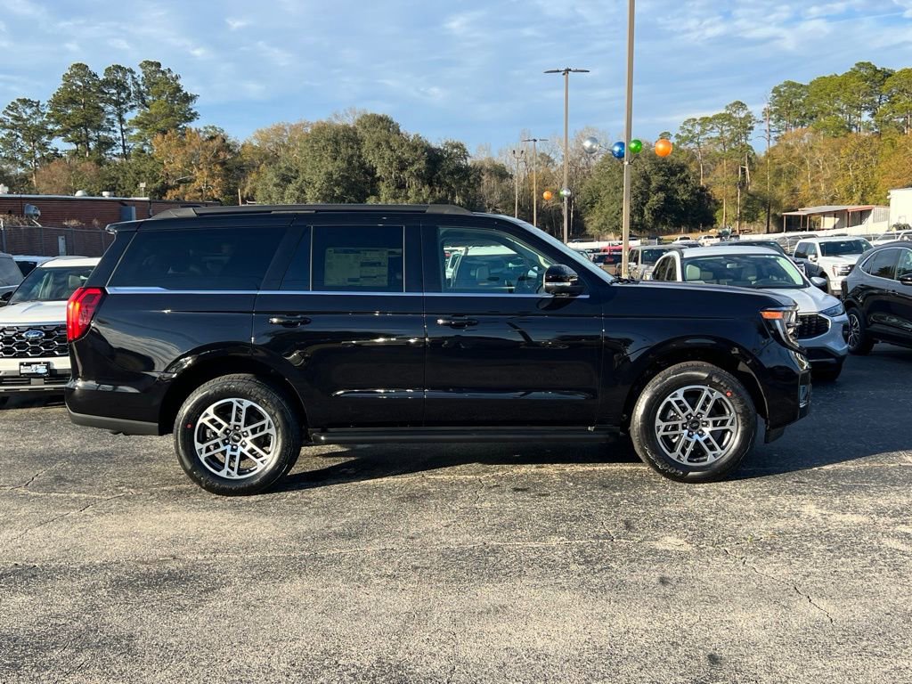 New 2026 Ford Expedition Active image 8