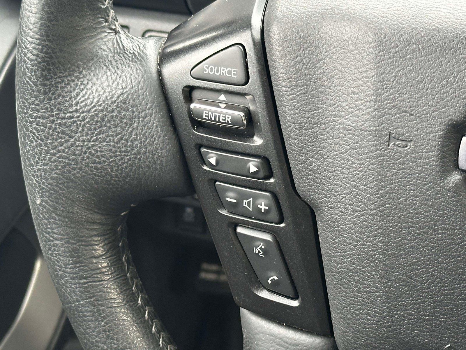 Used 2023 Nissan Frontier SV w/ SV Convenience Package AWD/4WD image 23