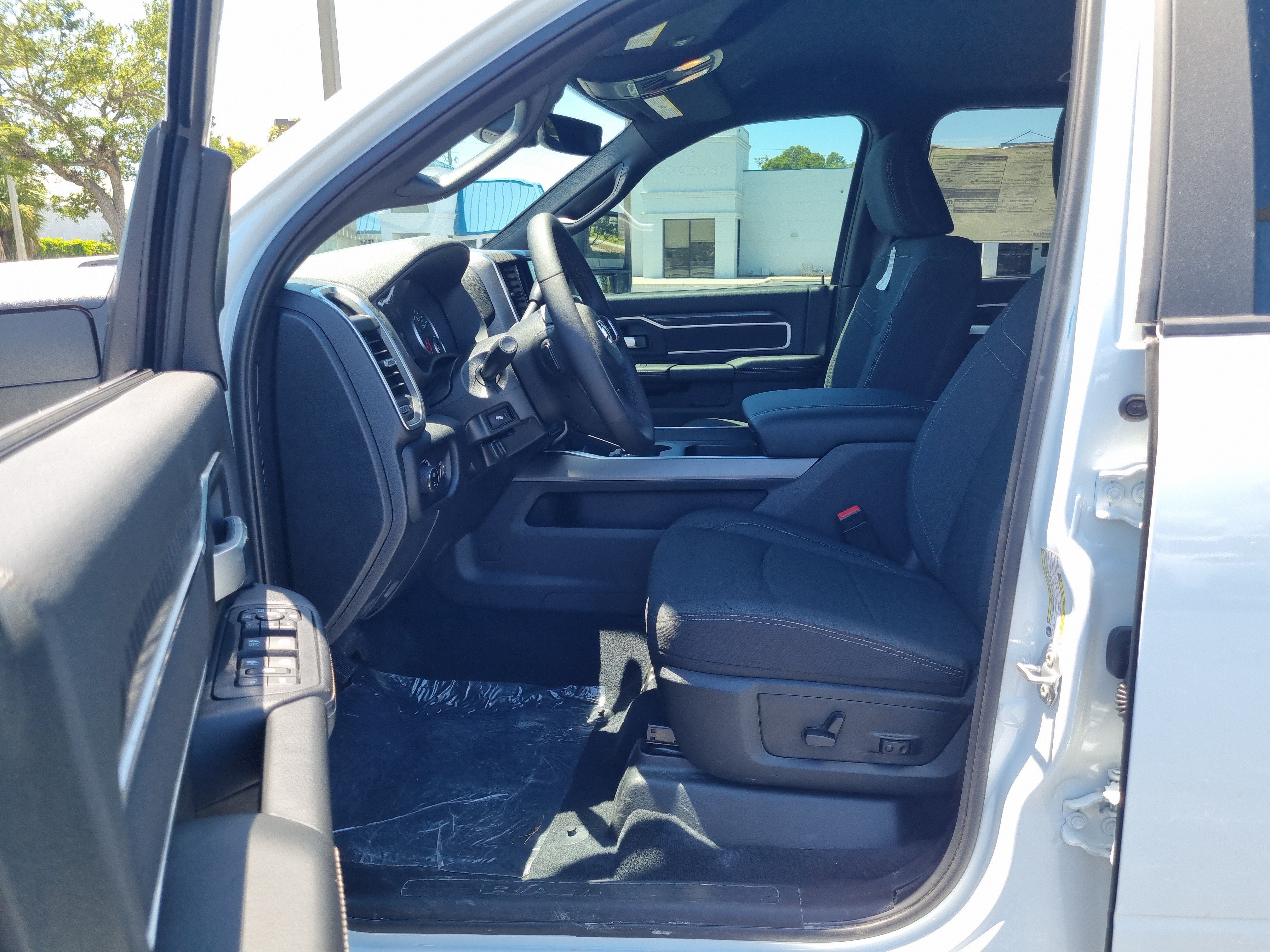 New 2026 RAM 3500 Big Horn AWD/4WD image 18