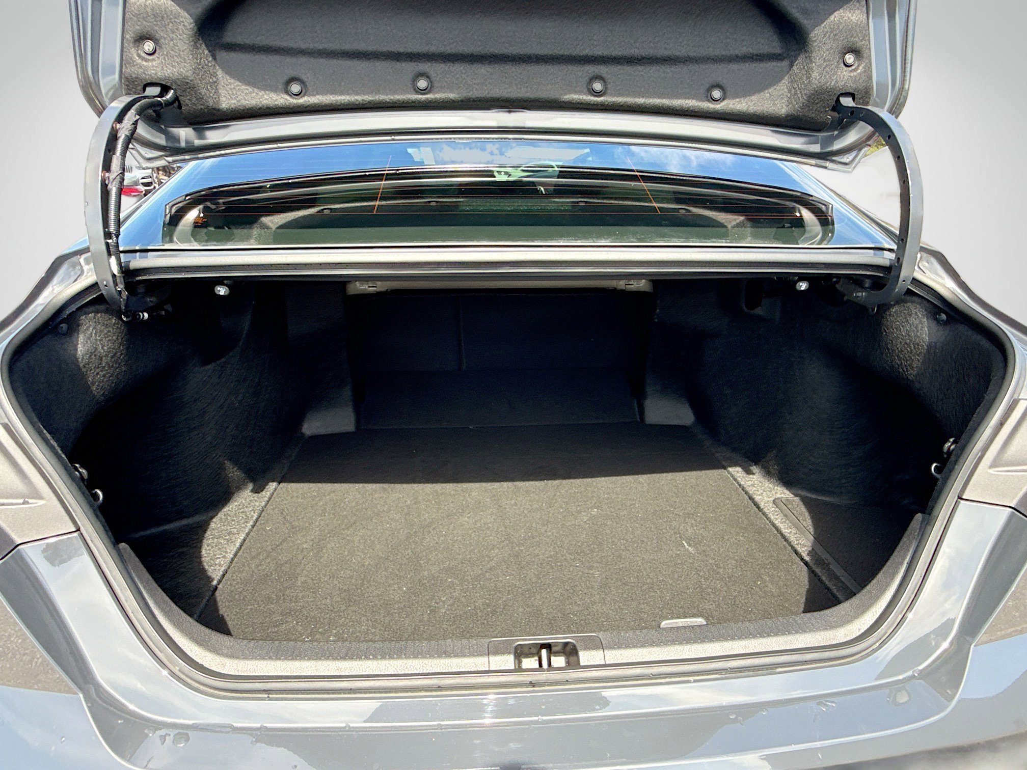 Used 2025 Toyota Camry SE image 11