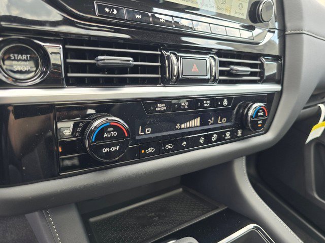 New 2025 Nissan Pathfinder SL w/ SL Premium Package image 36