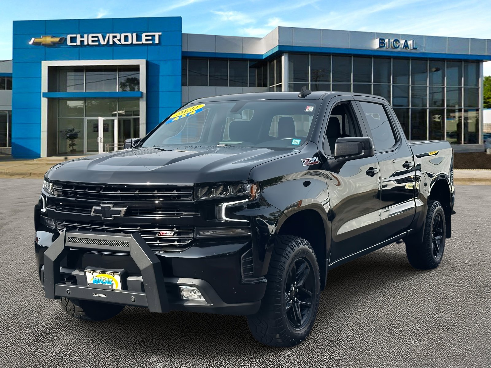 Used 2021 Chevrolet Silverado 1500 LT Trail Boss w/ Convenience Package II image 3