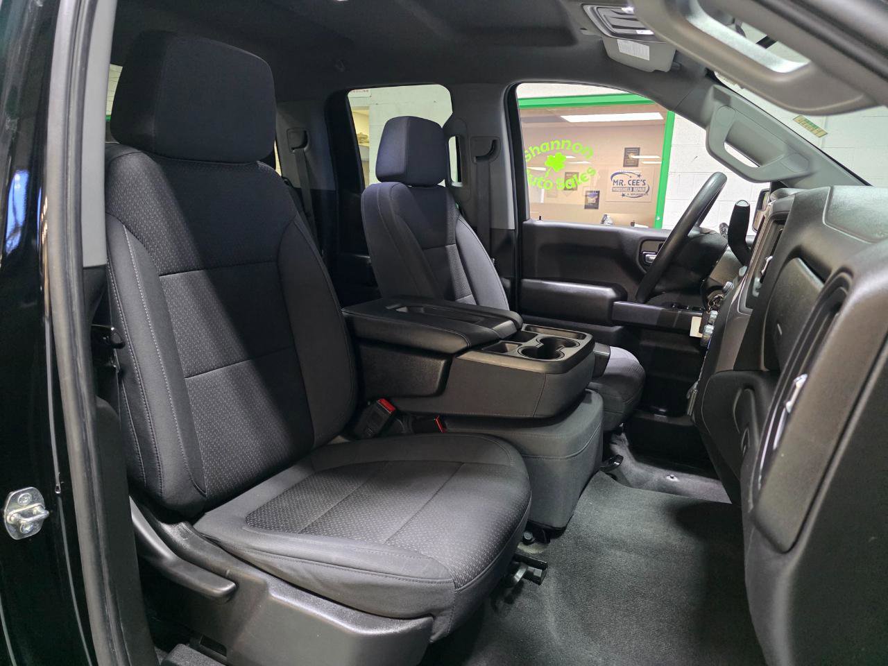 Used 2020 Chevrolet Silverado 1500 Custom w/ Custom Value Package AWD/4WD image 24