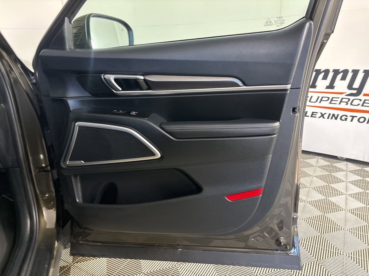 Used 2025 Kia Telluride S image 28