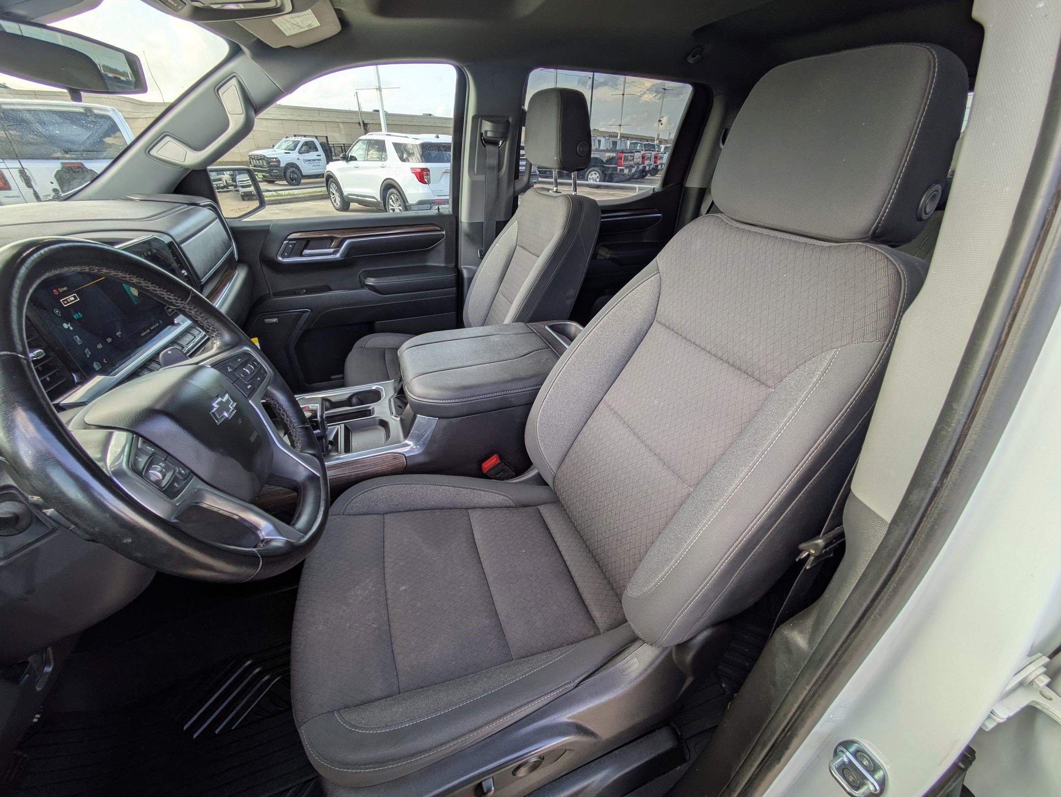 Used 2023 Chevrolet Silverado 1500 LT Trail Boss w/ Convenience Package II image 16