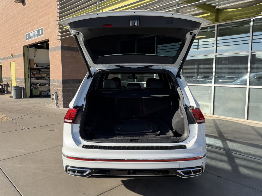 Used 2024 Volkswagen Tiguan SEL R-Line AWD/4WD image 38
