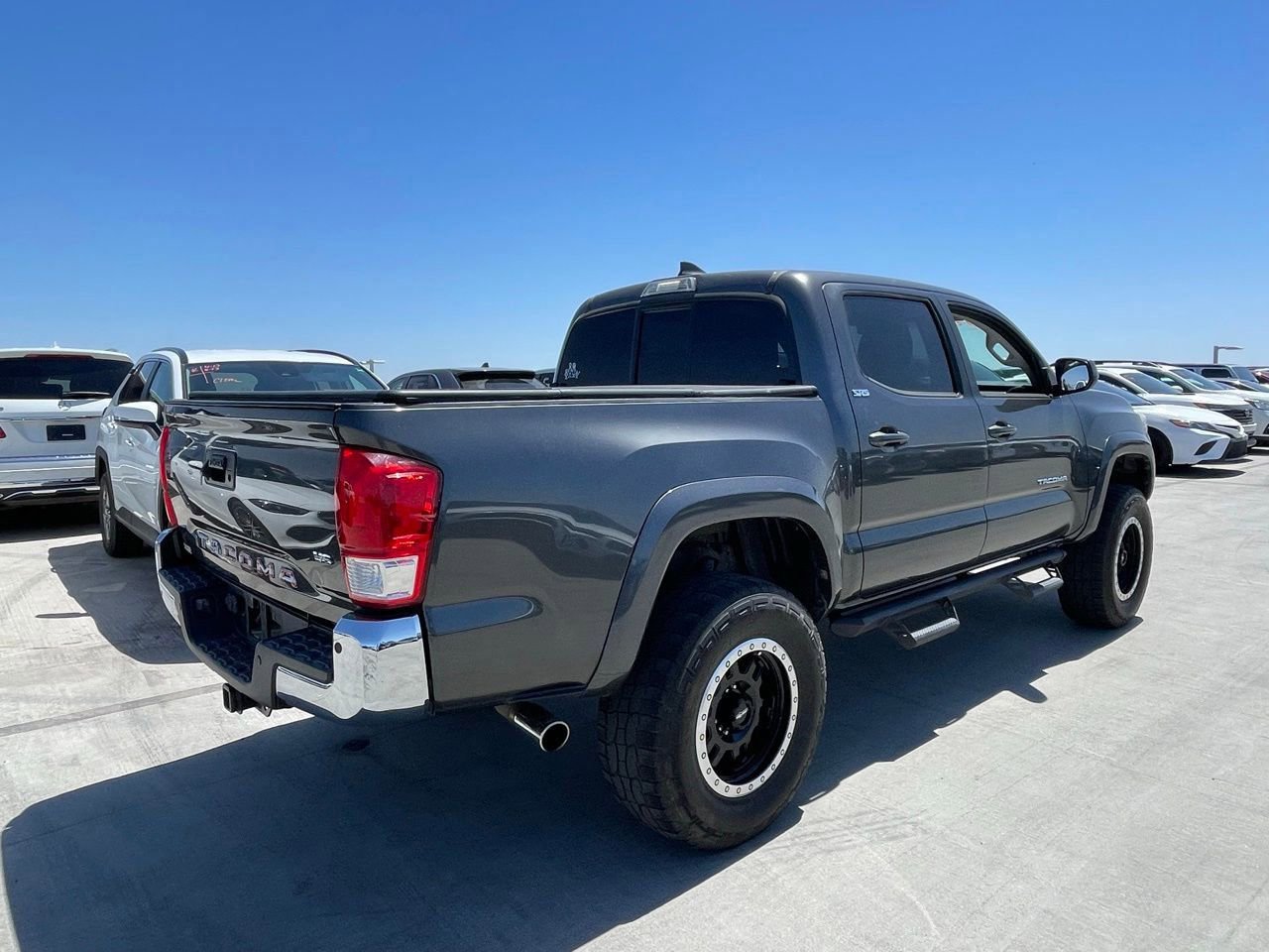 Used 2017 Toyota Tacoma SR5 w/ Tow Package image 2