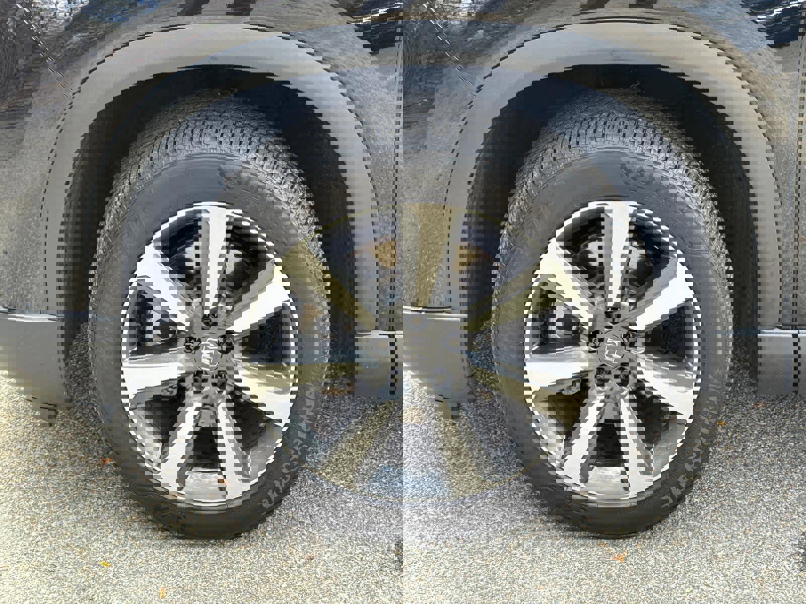 Used 2025 Honda Pilot Elite image 11