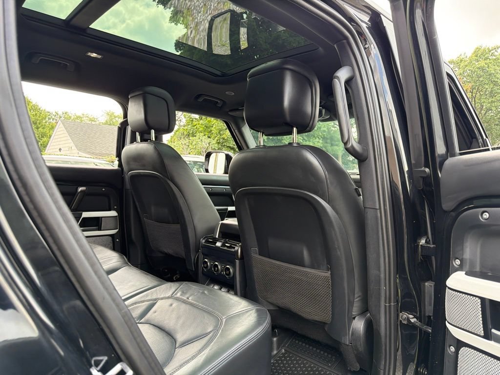 Used 2023 Land Rover Defender 130 SE AWD/4WD image 18