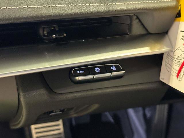 New 2026 Chevrolet Corvette E-Ray image 14