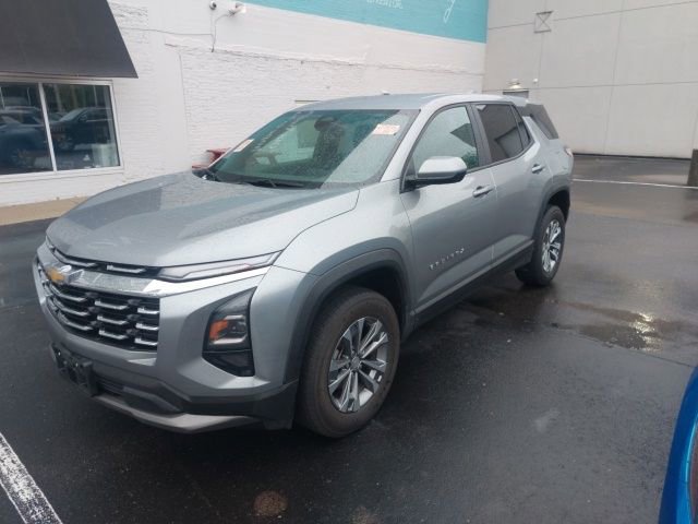 Used 2025 Chevrolet Equinox LT FWD image 4