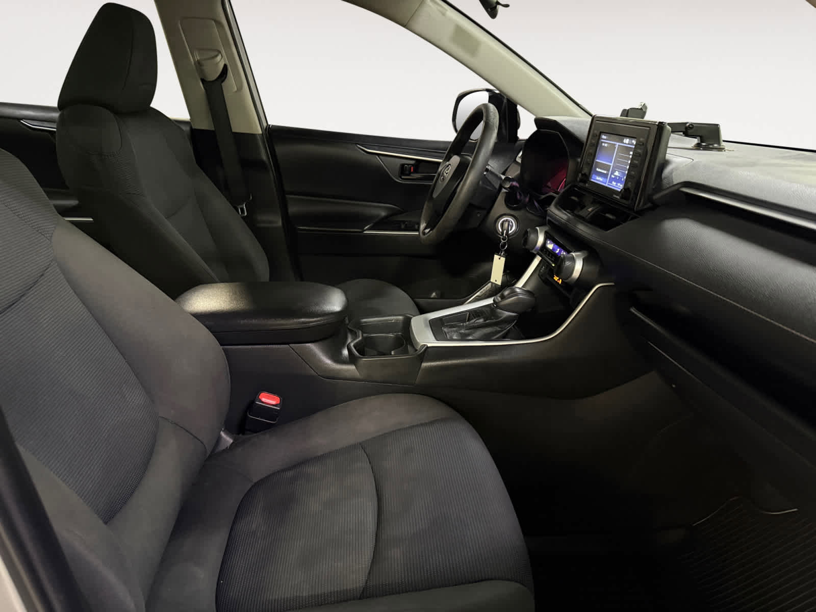 Used 2021 Toyota RAV4 LE image 19