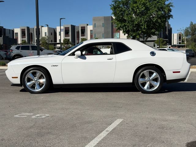 Used 2014 Dodge Challenger R/T RWD image 2