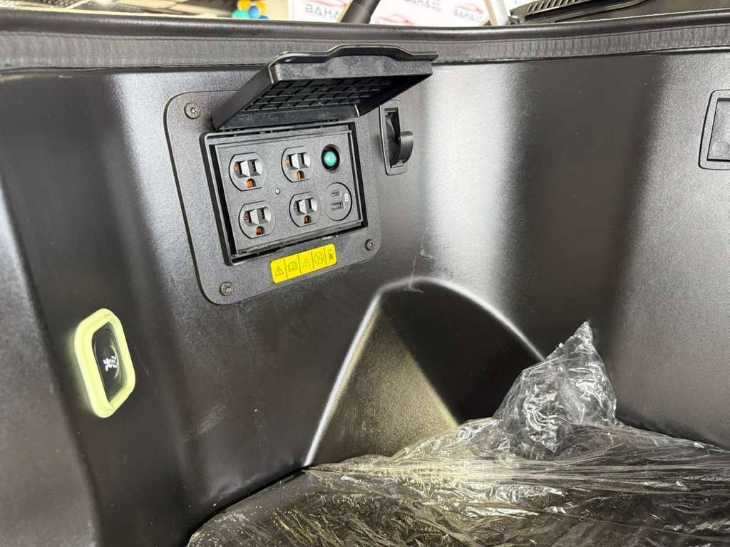 Used 2022 Ford F150 Lightning Pro image 67