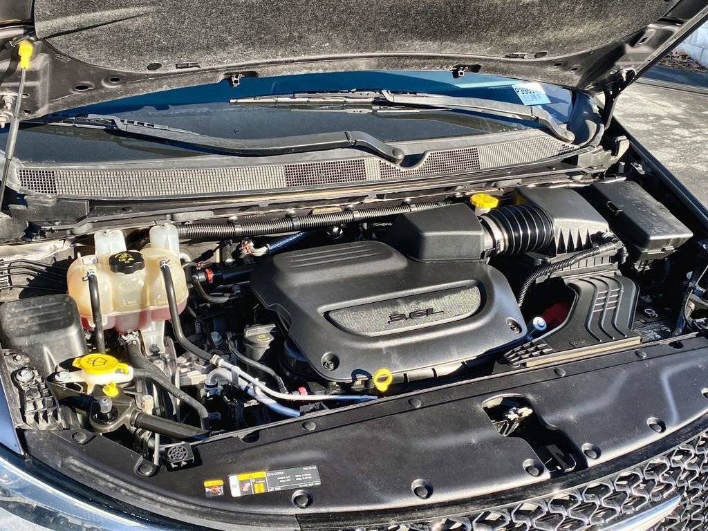 Used 2023 Chrysler Pacifica Touring-L FWD image 29