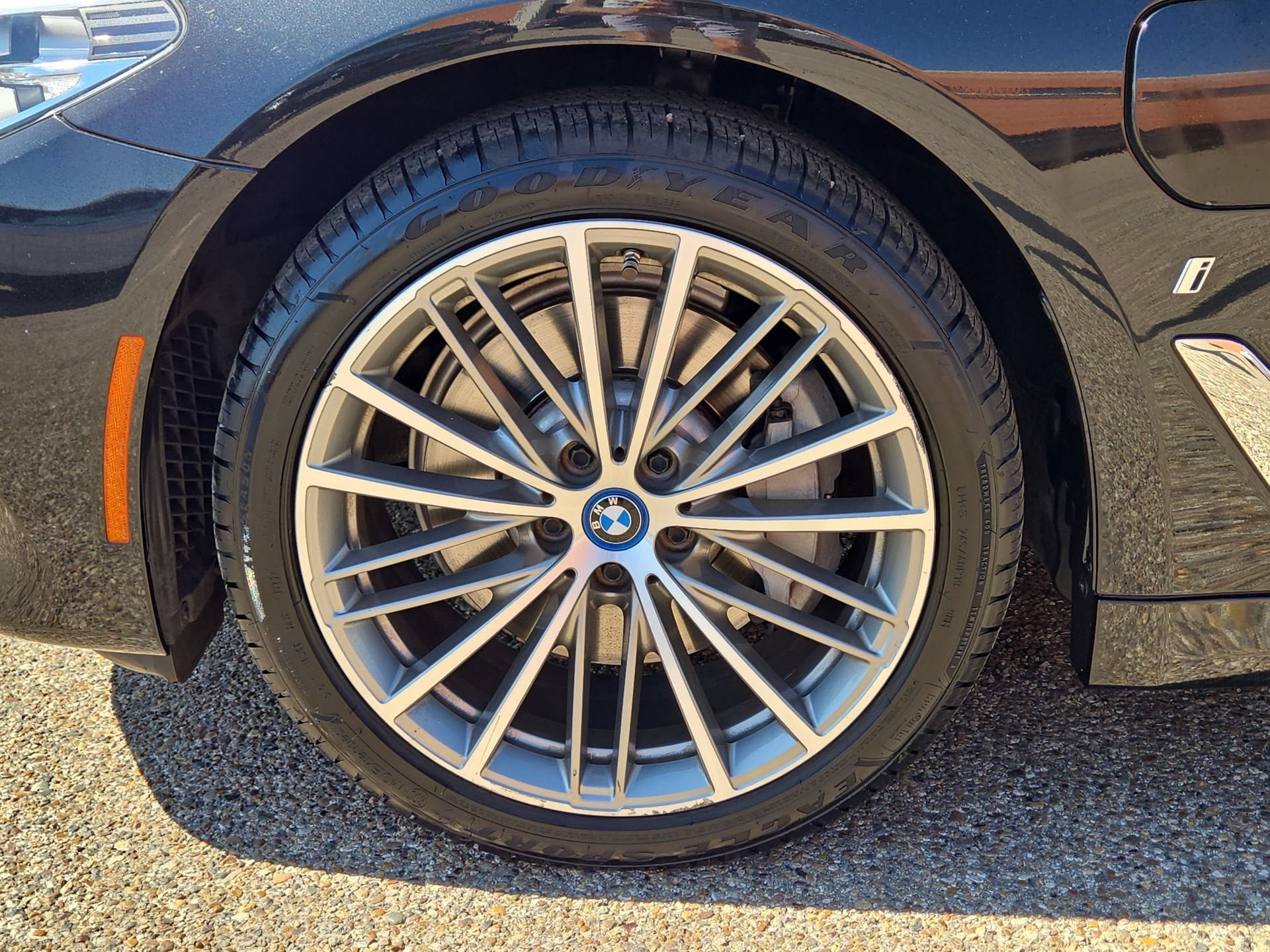 Used 2018 BMW 530e RWD image 11