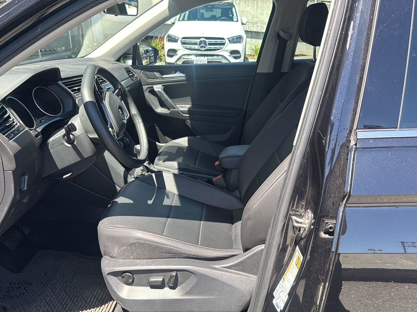 Used 2020 Volkswagen Tiguan SE AWD/4WD image 11