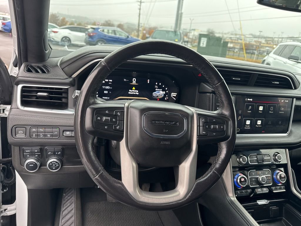 Used 2022 GMC Yukon XL Denali image 13