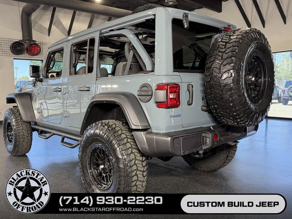 Used 2024 Jeep Wrangler Unlimited w/ Convenience Group AWD/4WD image 5
