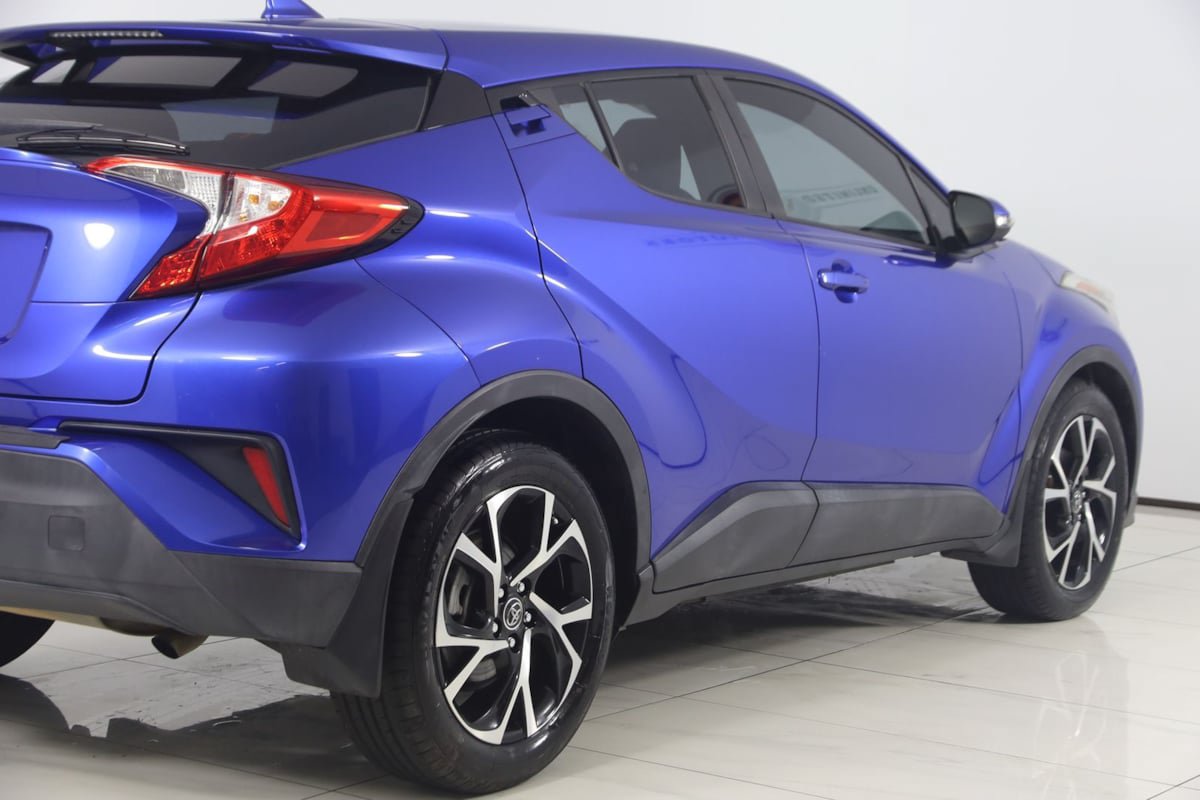 Used 2018 Toyota C-HR XLE FWD image 41