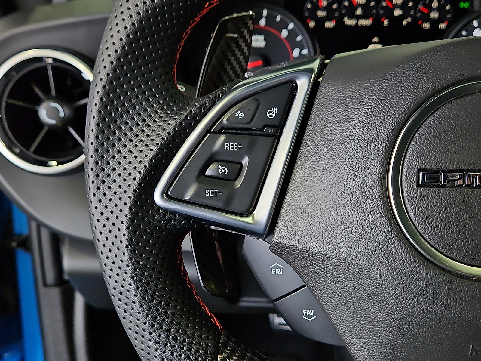 Used 2022 Chevrolet Camaro ZL1 RWD image 22