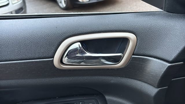 Used 2015 Jeep Grand Cherokee Laredo image 9