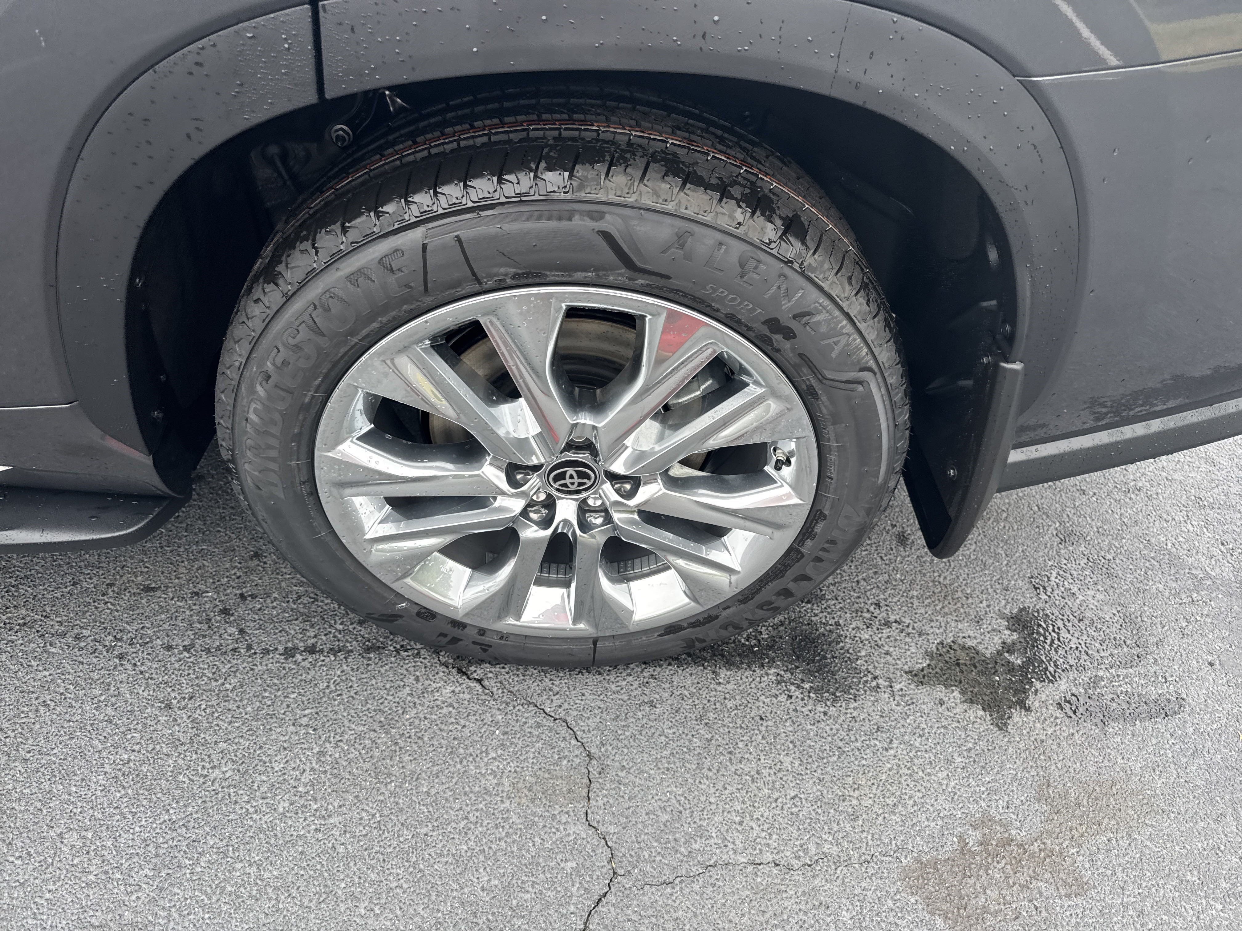 New 2025 Toyota Highlander Limited AWD/4WD image 12