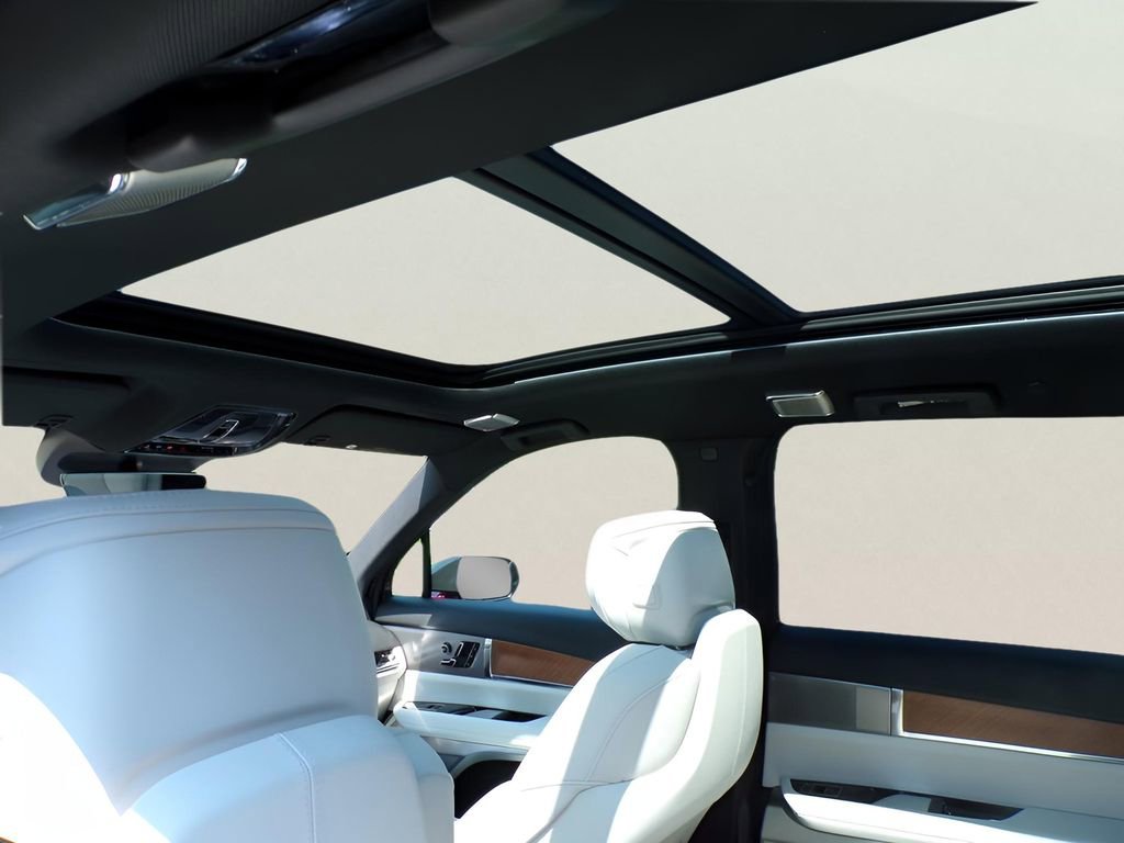 New 2026 Cadillac Vistiq Sport image 8