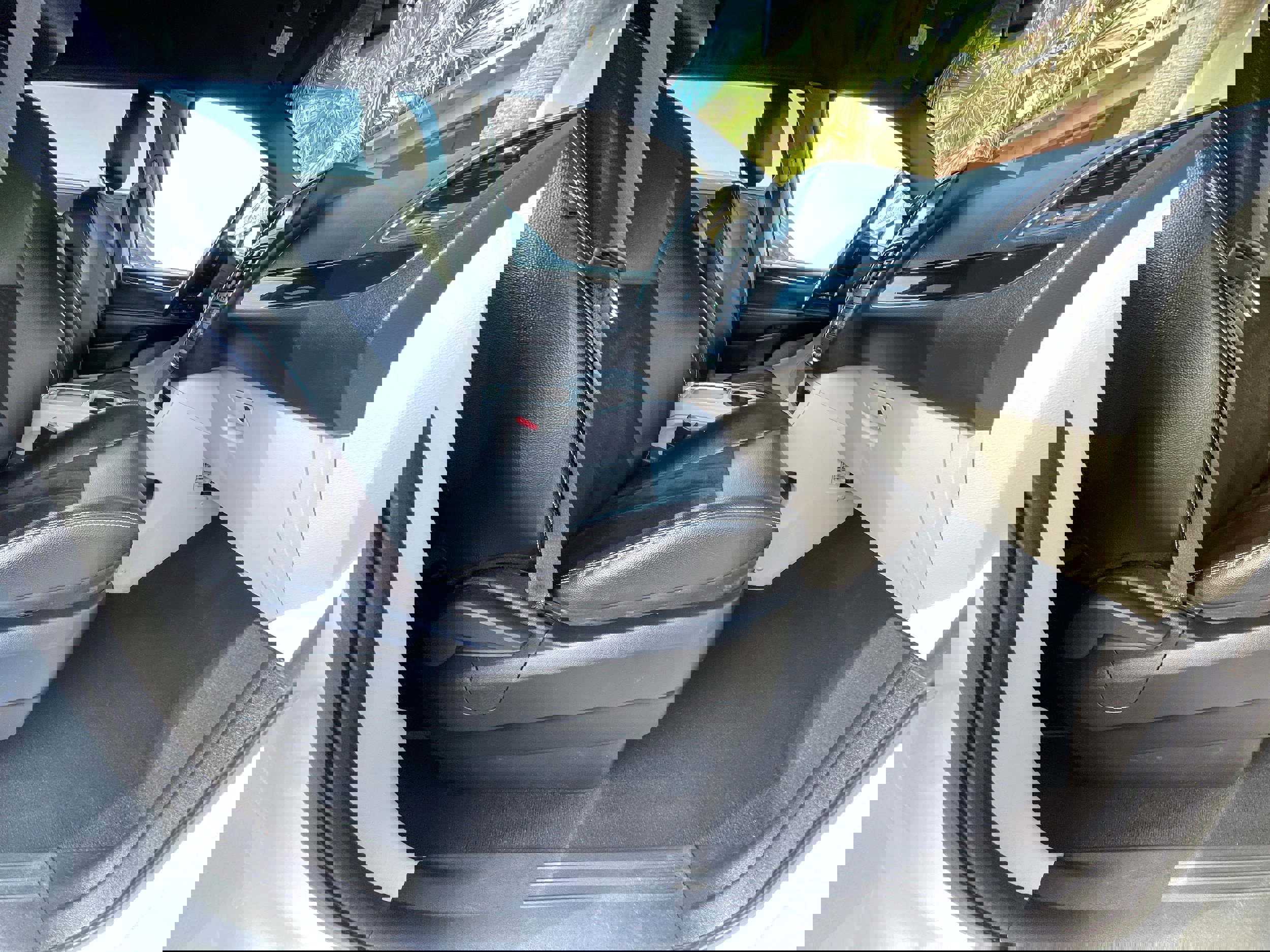 Used 2017 Dodge Grand Caravan SXT w/ Driver Convenience Group image 28